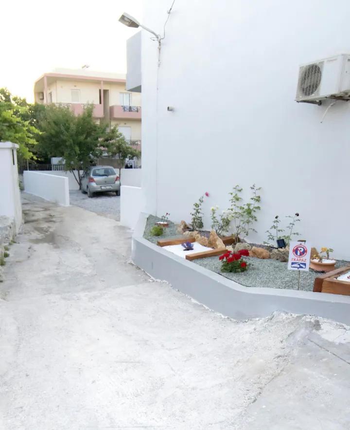 Nick And Helen Apartment Perivolia  Luaran gambar